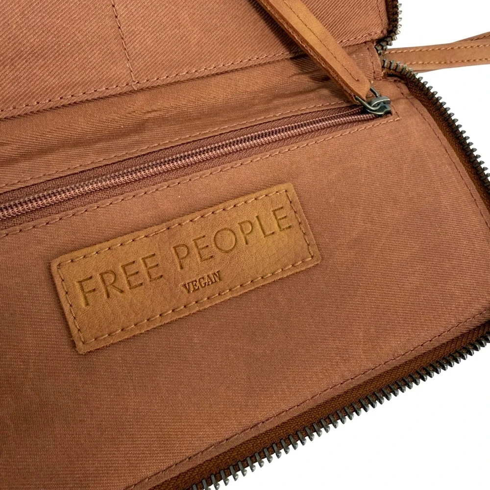 NWOT Free People Vegan Leather Wristlet Zip Wallet Cognac Brown Studded Boho‎
